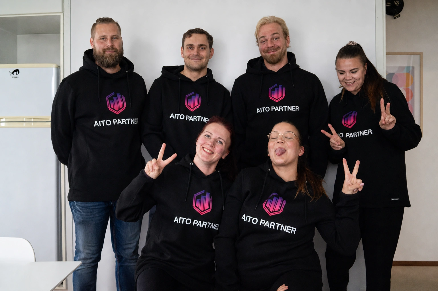Aito Partnerin tiimi yhteisessä ryhmäkuvassa